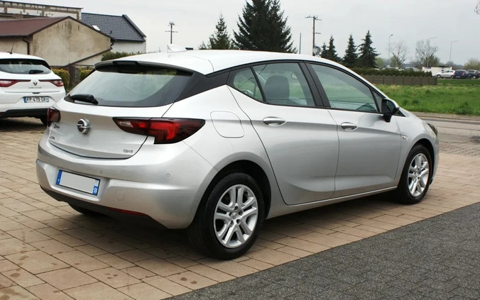 Opel Astra cena 43800 przebieg: 68000, rok produkcji 2018 z Milanówek małe 106